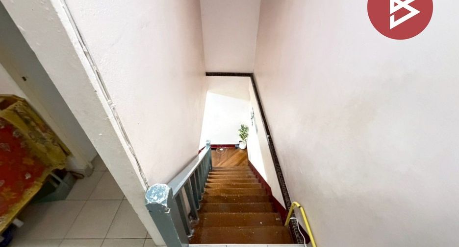 For sale 4 bedrooms townhouse in Min Buri, Bangkok