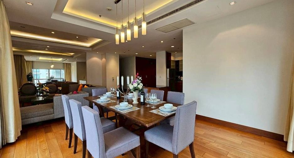 For rent 3 bedrooms apartment in Pathum Wan, Bangkok