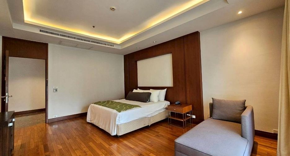 For rent 3 bedrooms apartment in Pathum Wan, Bangkok