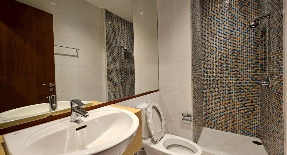 For rent 3 bedrooms apartment in Pathum Wan, Bangkok