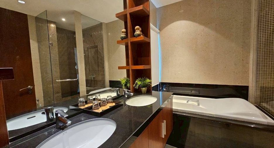 For rent 3 bedrooms apartment in Pathum Wan, Bangkok