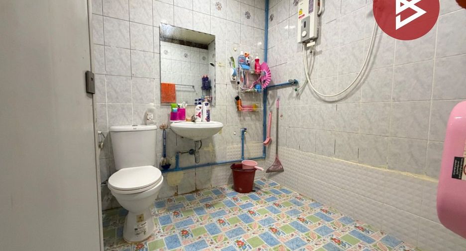 Reihenhaus zum Kauf mit 4 Zimmer in Thung Khru, Bangkok