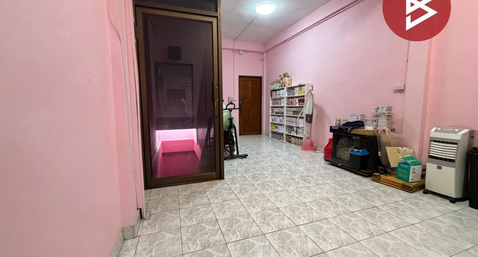Reihenhaus zum Kauf mit 4 Zimmer in Thung Khru, Bangkok