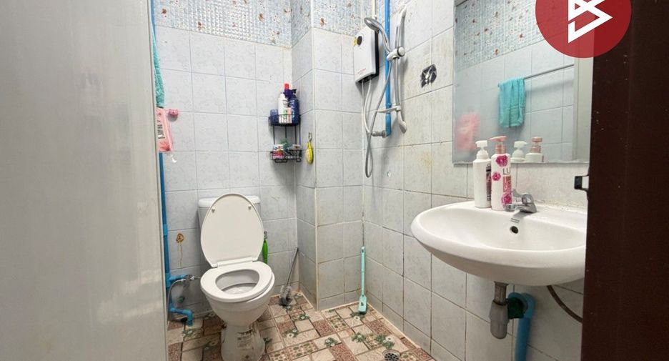 Reihenhaus zum Kauf mit 4 Zimmer in Thung Khru, Bangkok