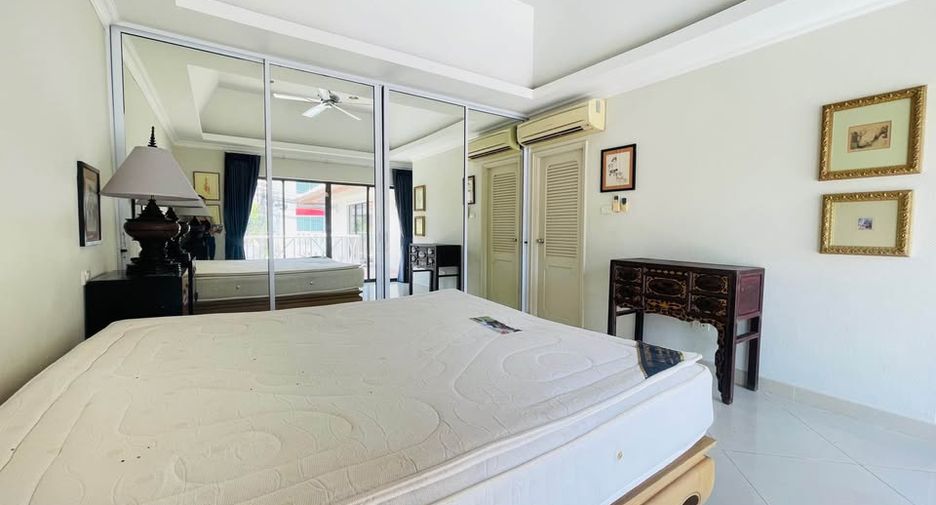 À louer 3 chambres villa à Bang Lamung, Chonburi