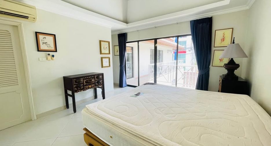 À louer 3 chambres villa à Bang Lamung, Chonburi