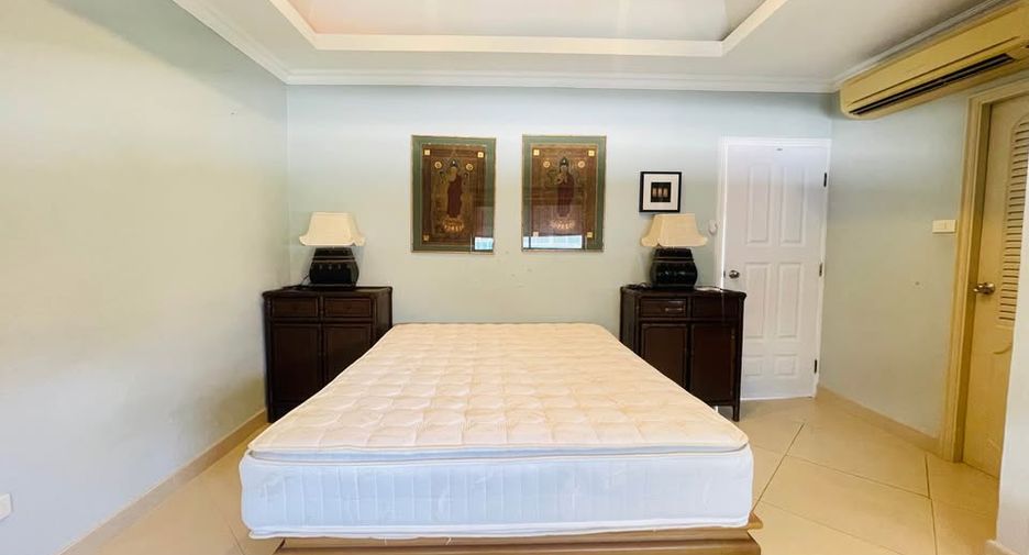 À louer 3 chambres villa à Bang Lamung, Chonburi