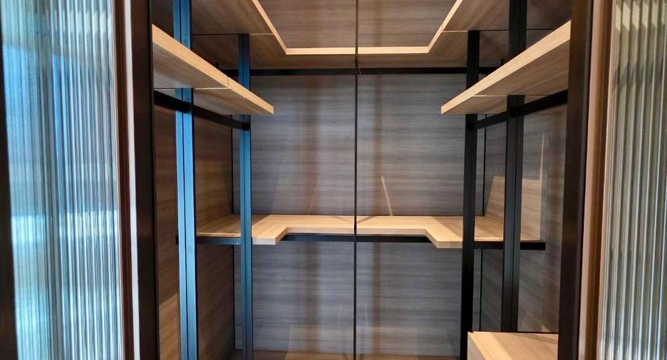 For sale 2 bedrooms condo in Pathum Wan, Bangkok