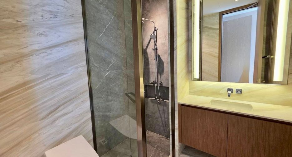 For sale 2 bedrooms condo in Pathum Wan, Bangkok