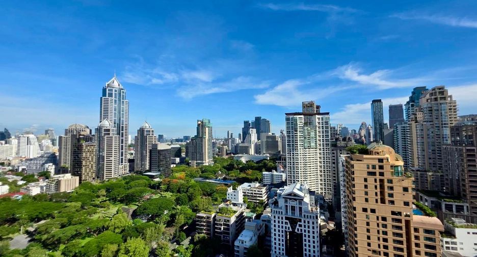 For sale 2 bedrooms condo in Pathum Wan, Bangkok