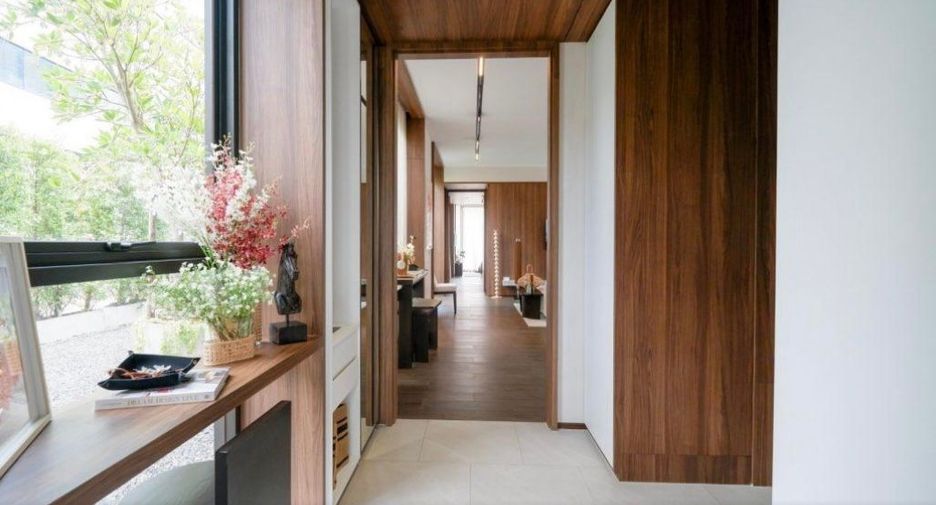 For sale 2 bedrooms condo in Sathon, Bangkok