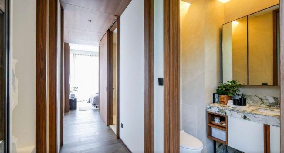 For sale 2 bedrooms condo in Sathon, Bangkok