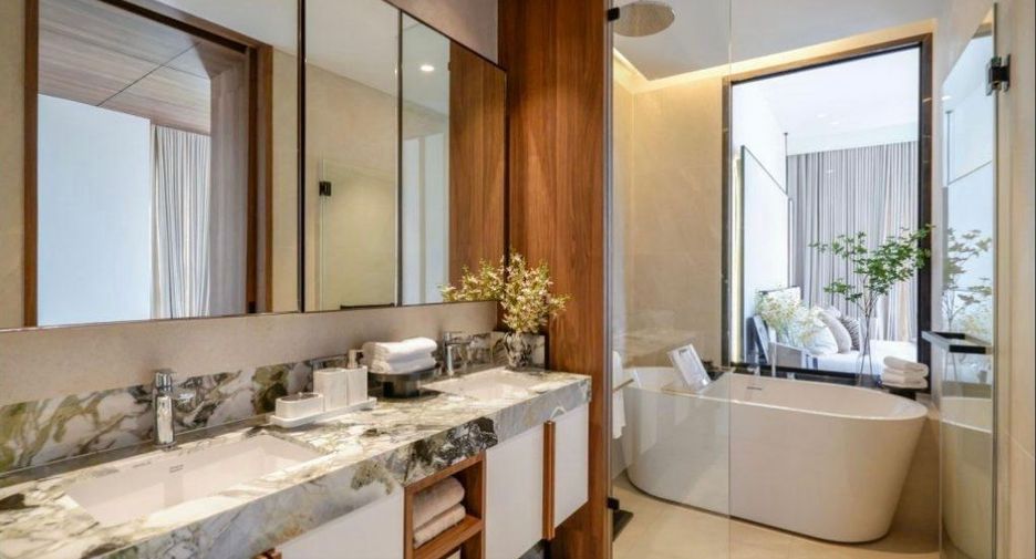 For sale 2 bedrooms condo in Sathon, Bangkok