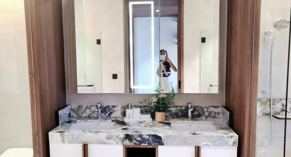 For sale 2 bedrooms condo in Sathon, Bangkok