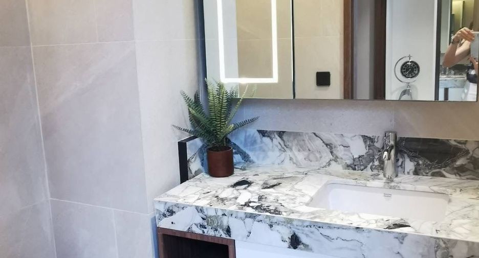 For sale 2 bedrooms condo in Sathon, Bangkok