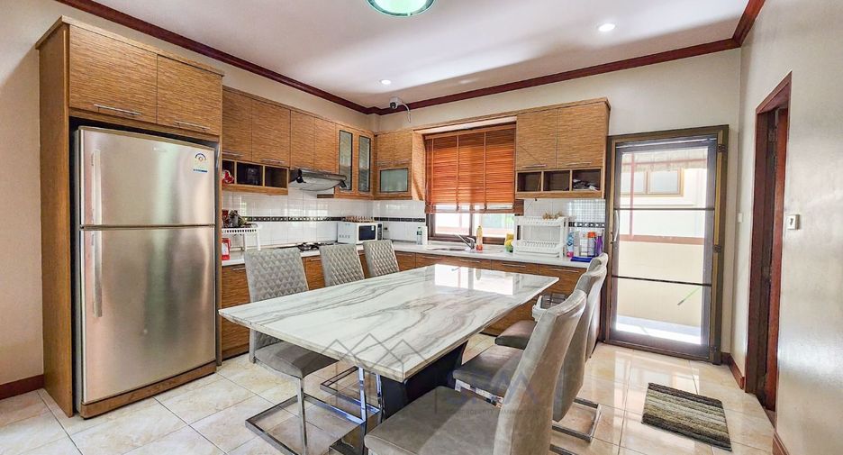 For sale 4 bedrooms villa in Cha Am, Phetchaburi