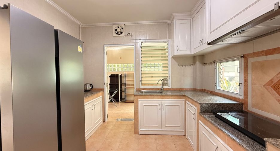 For rent 3 bedrooms house in San Sai, Chiang Mai