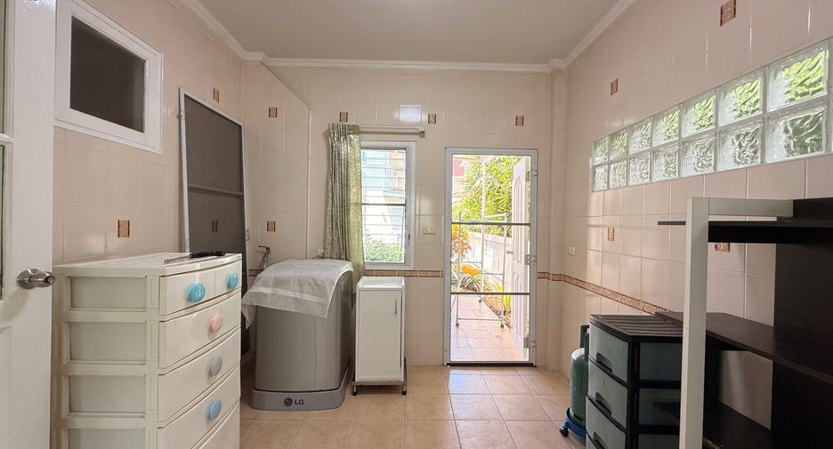 For rent 3 bedrooms house in San Sai, Chiang Mai