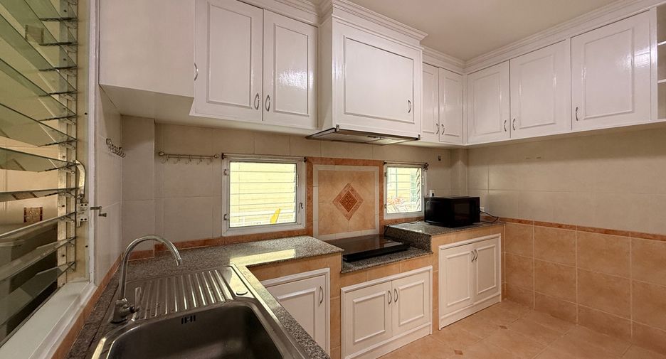 For rent 3 bedrooms house in San Sai, Chiang Mai