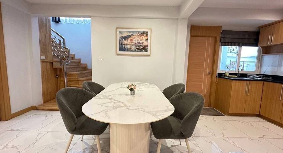 For rent 4 bedrooms villa in South Pattaya, Pattaya