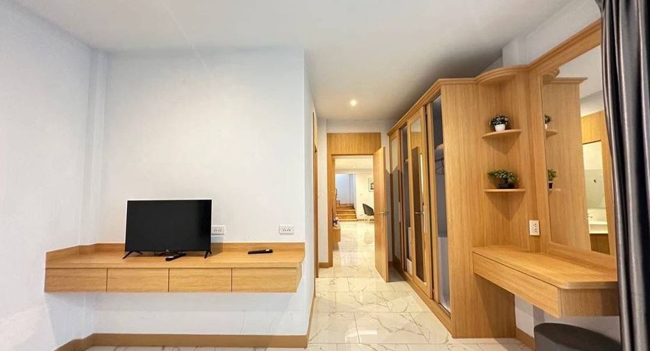 For rent 4 bedrooms villa in South Pattaya, Pattaya