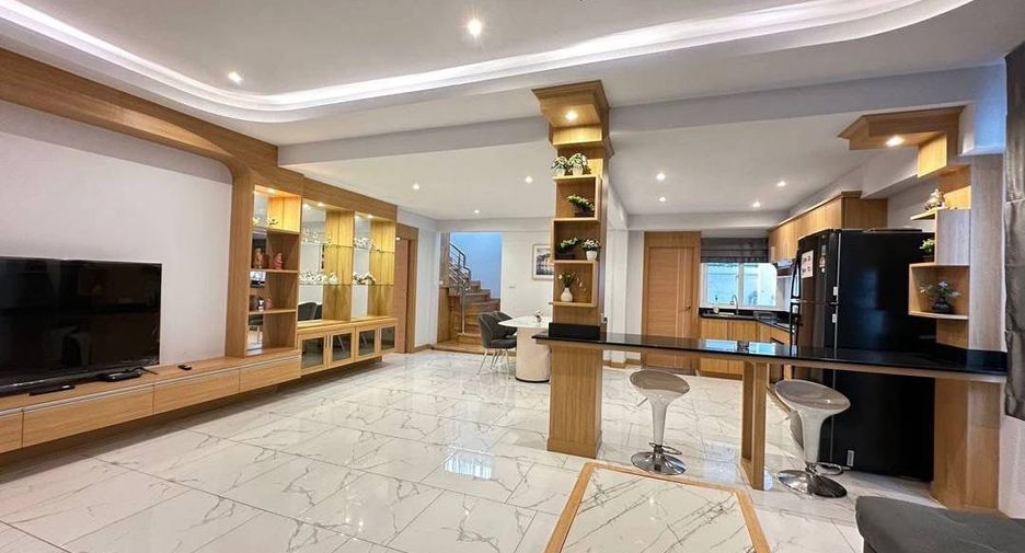 For rent 4 bedrooms villa in South Pattaya, Pattaya