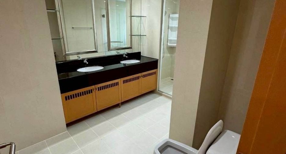 ให้เช่า 4 ห้องนอน คอนโด ใน คลองเตย, กรุงเทพฯ