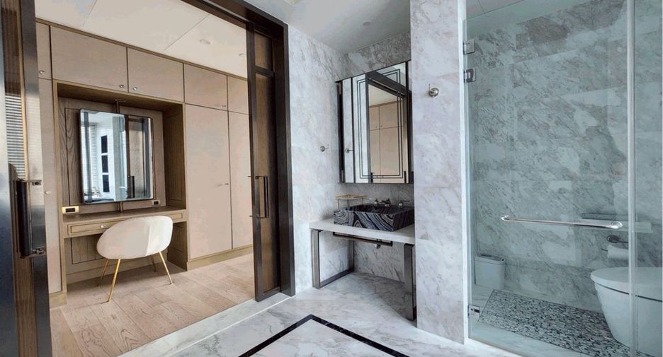 For rent 2 bedrooms serviced apartment in Khlong San, Bangkok