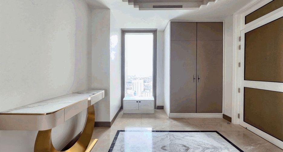 For rent 2 bedrooms serviced apartment in Khlong San, Bangkok