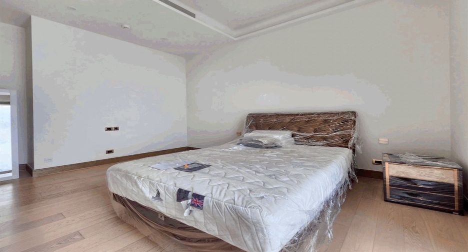For rent 2 bedrooms serviced apartment in Khlong San, Bangkok