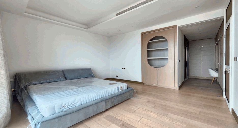 For rent 2 bedrooms serviced apartment in Khlong San, Bangkok