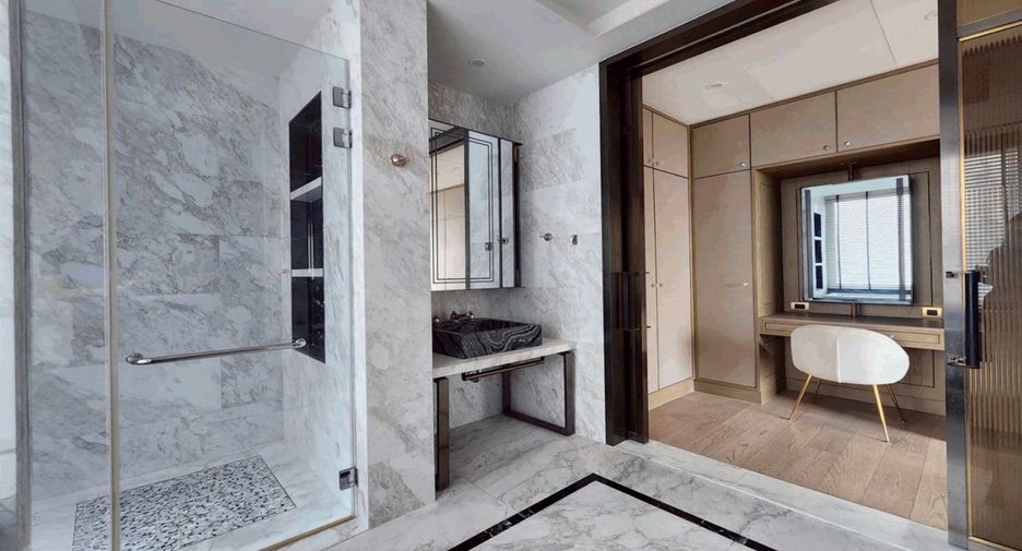 For rent 2 bedrooms serviced apartment in Khlong San, Bangkok