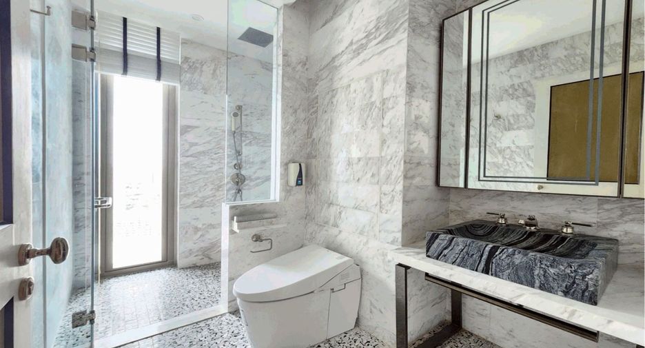 For rent 2 bedrooms serviced apartment in Khlong San, Bangkok