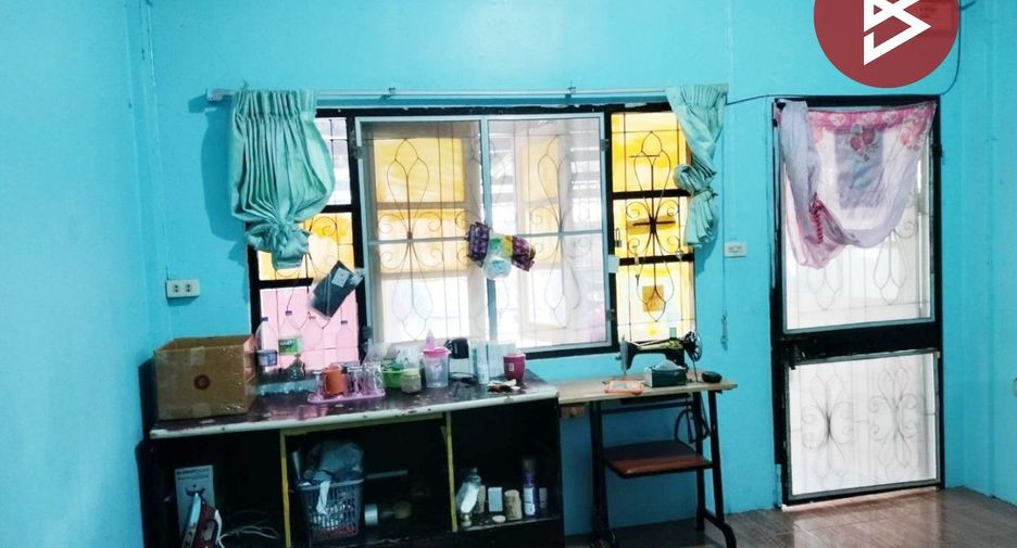 For sale 2 bedrooms townhouse in Mueang Samut Prakan, Samut Prakan