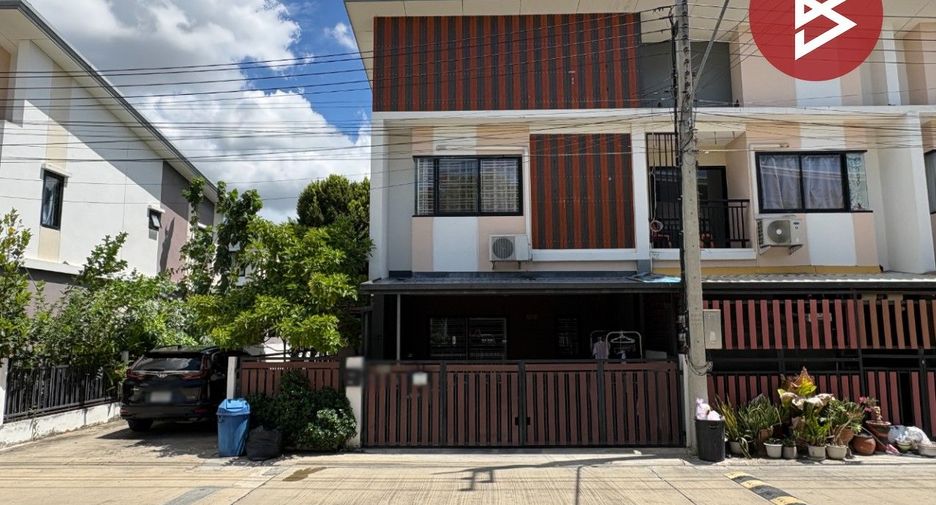 For sale 3 bedrooms townhouse in Mueang Nakhon Pathom, Nakhon Pathom