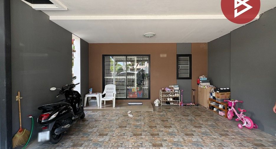 For sale 3 bedrooms townhouse in Mueang Nakhon Pathom, Nakhon Pathom