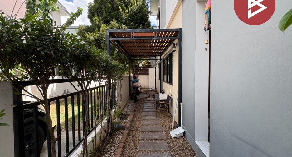 For sale 3 bedrooms townhouse in Mueang Nakhon Pathom, Nakhon Pathom
