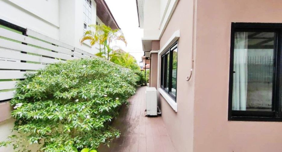 For sale 3 bedrooms house in Thung Khru, Bangkok