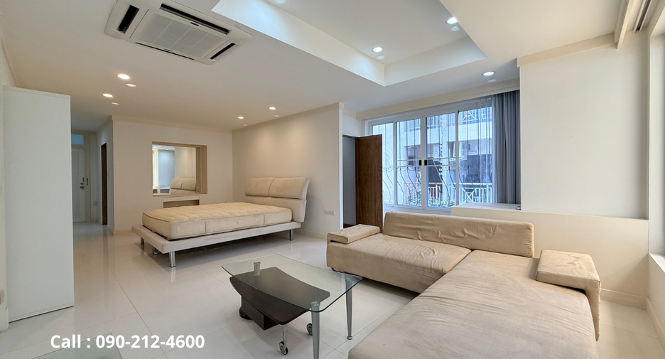 For rent 4 bedrooms house in Bang Rak, Bangkok
