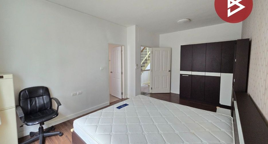 For sale 3 bedrooms townhouse in Chom Thong, Bangkok