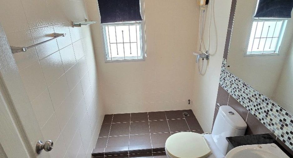 For sale 3 bedrooms townhouse in Chom Thong, Bangkok
