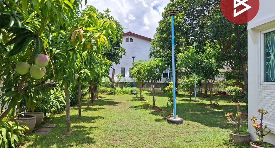 For sale 3 bedrooms house in Mueang Nakhon Ratchasima, Nakhon Ratchasima