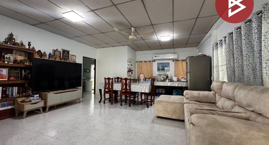 For sale 3 bedrooms house in Mueang Nakhon Ratchasima, Nakhon Ratchasima