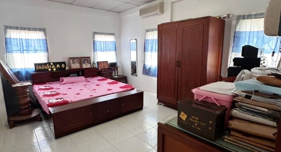 For sale 3 bedrooms house in Mueang Nakhon Ratchasima, Nakhon Ratchasima