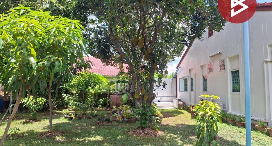 For sale 3 bedrooms house in Mueang Nakhon Ratchasima, Nakhon Ratchasima
