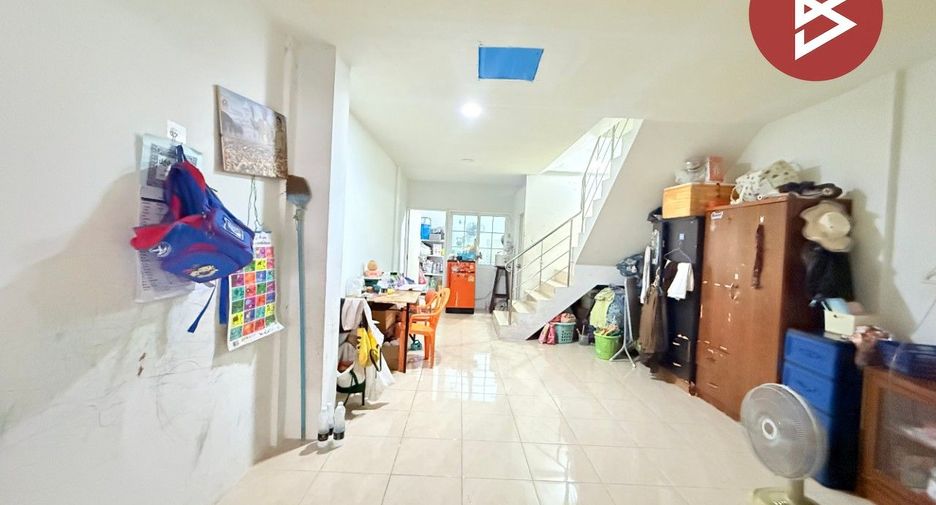 For sale 2 bedrooms townhouse in Mueang Samut Prakan, Samut Prakan
