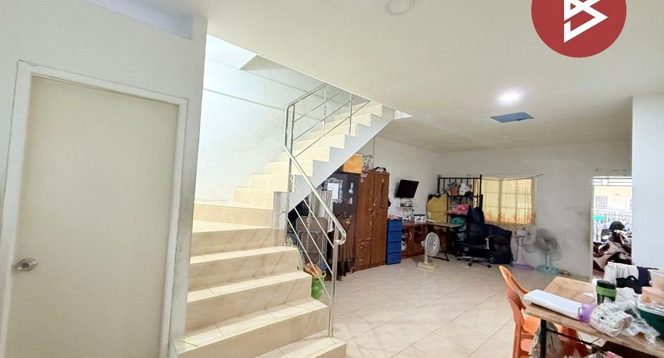 For sale 2 bedrooms townhouse in Mueang Samut Prakan, Samut Prakan