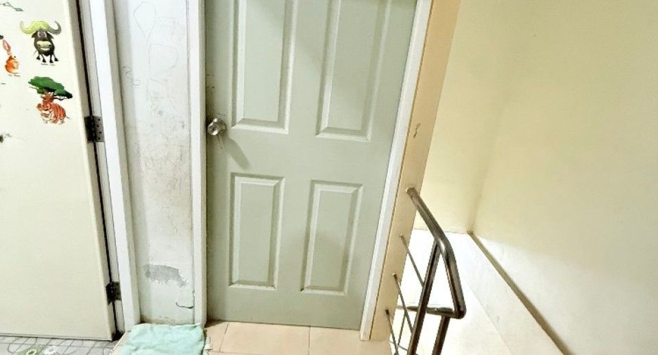 For sale 2 bedrooms townhouse in Mueang Samut Prakan, Samut Prakan