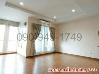 For rent 3 bedrooms townhouse in Lat Krabang, Bangkok