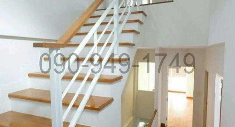 For rent 3 bedrooms townhouse in Lat Krabang, Bangkok